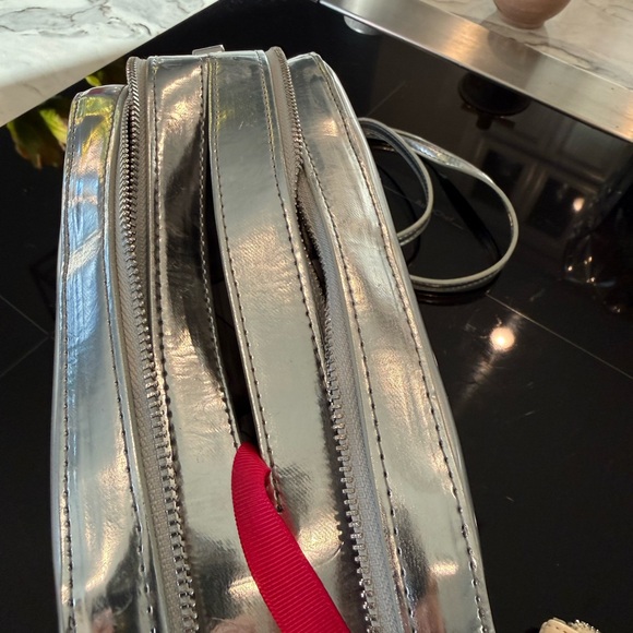 Betsy Johnson Fun Toaster Bag with cross body Chain Strap - Picture 3 of 4